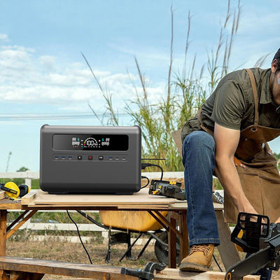 Trạm phát điện di động đầu vào AC 1200W, Máy phát điện năng lượng mặt trời với màn hình LCD có sẵn bảng điều khiển năng lượng mặt trời